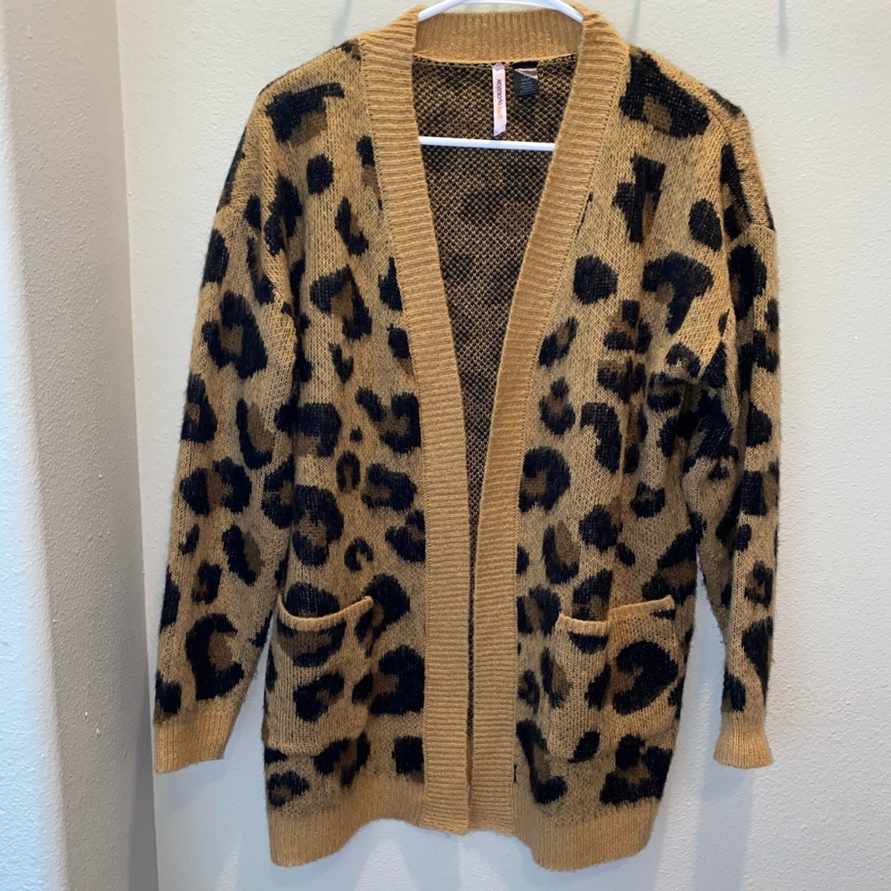 Cute cardigan!